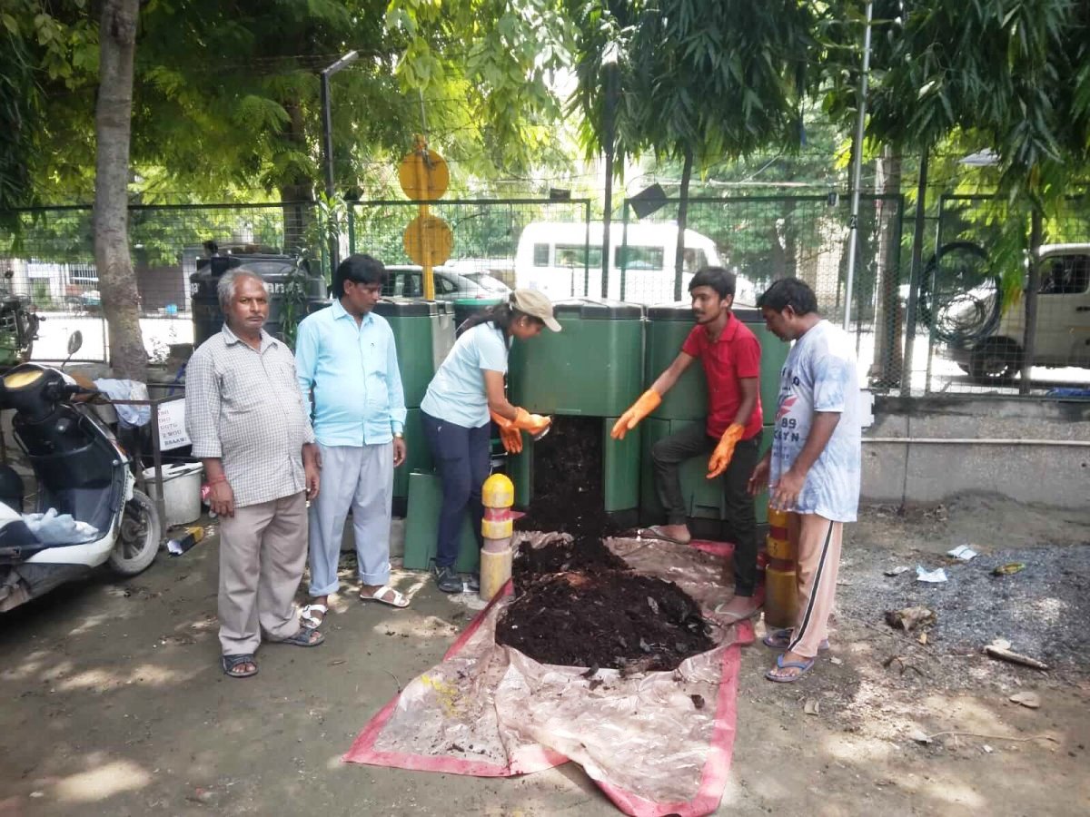 Hasvesting of Compost, Takshshila Apartments, Delhi